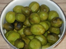  The process of making jam from green walnuts