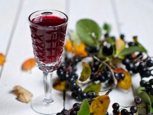  Properties of tinctures and liqueurs from black chokeberry