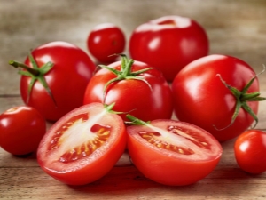  How to feed tomatoes with yeast?