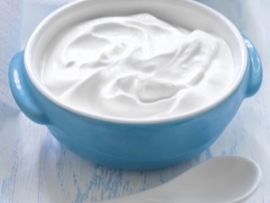  Cooking goat milk sour cream