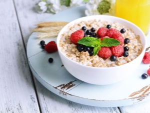  Oatmeal for breakfast: the benefits and harm, rules of use and recipes