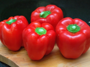  Pepper Bogatyr: characteristics and characteristics of growing