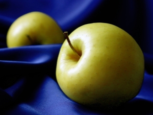  Golden apples: calorie, BJU, benefit and harm