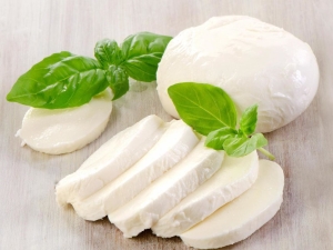  Mozzarella: mi az, hogy a pácolt sajt összetétele és hogyan cserélhető ki, mi a kár és a termék előnye?