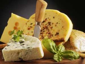  The composition and nutritional value of different types of cheese