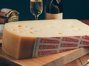  Emmental Cheese: Characteristics, Benefits, Harm and Recipes