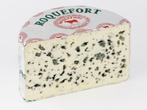 Roquefort cheese: features, cooking at home and rules of use