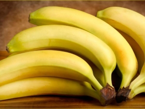  What is the average weight of a banana with and without peel?