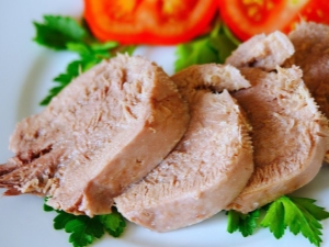  How and how much time to cook beef tongue in a saucepan?