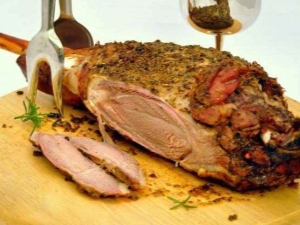  How to cook leg of lamb in the oven?