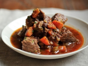  Calories of beef stew and its use in dietary nutrition