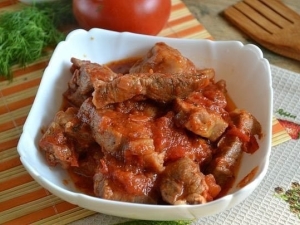 Recipes for delicious pork goulash with gravy