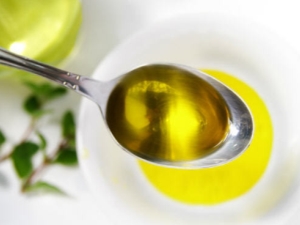  How many grams of oil in the dining room or teaspoon?