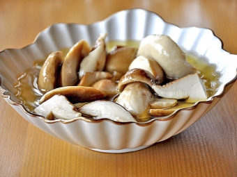  Pickled white mushrooms