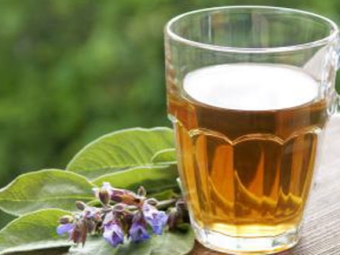  Herbal tea with comfrey