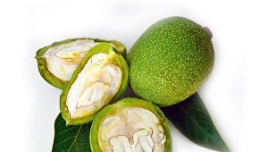  Green walnut