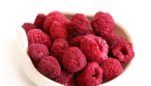  Sublimated raspberry: what is it and what can be cooked from it?