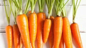  What vitamins and other beneficial substances found in carrots?