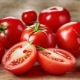  How to feed tomatoes with yeast?