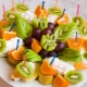 How beautiful to cut fruit on the festive table?