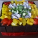 How beautiful to decorate the cake with fruit?