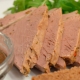  Calorie content and composition of boiled beef, especially its use in dietary nutrition