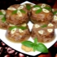  Features cooking pork legs and chicken aspic