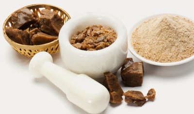  Asafoetida resin obtained from the root