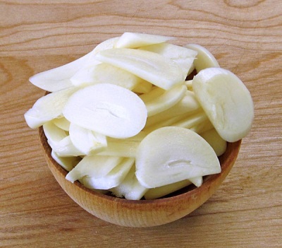  Garlic is a storehouse of vitamins.