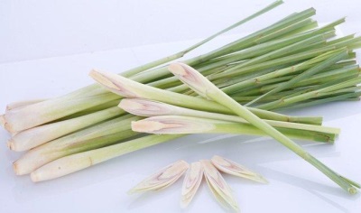  Lemongrass cut leaves