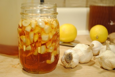  Tincture on garlic with lemon