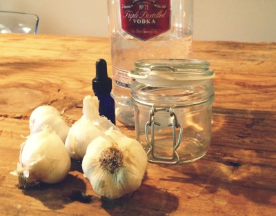  Tincture on vodka and garlic