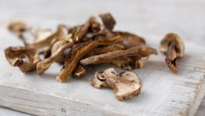  Dried porcini mushrooms