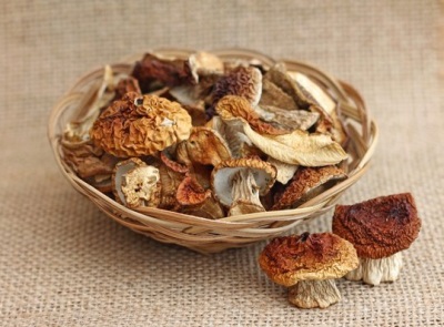  Dried porcini mushrooms