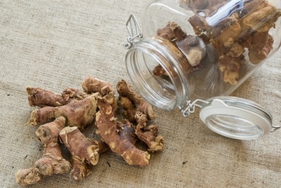  Dried roots of Alpine officinalis have many beneficial properties.