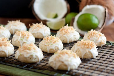  Coconut meringue cookies