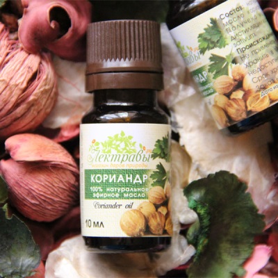  Coriander essential oil