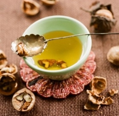  Walnut oil is used to rejuvenate the skin