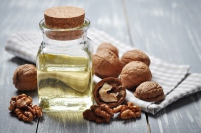  Walnut oil has some characteristics that distinguish it from similar products.