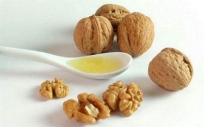  Walnut oil in its pure form is used in a certain dosage.