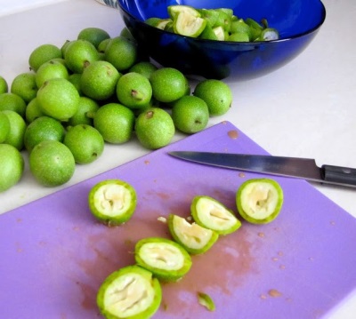  Green walnuts have a beneficial effect on the entire body.