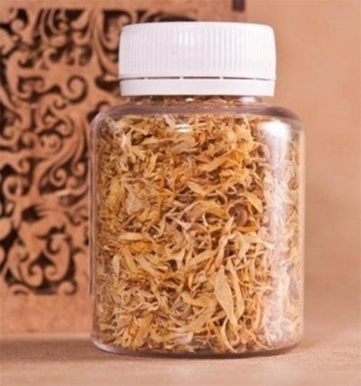  Storage of dry marigold petals