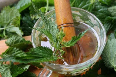  Baths for arms and legs with nettles