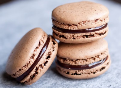  Macaroon with chocolate filling