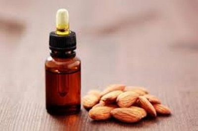  Essential almond oil is used as a cosmetic and as an aromatic agent.