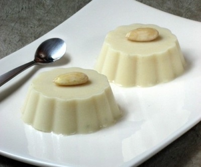  Almond milk blanmange