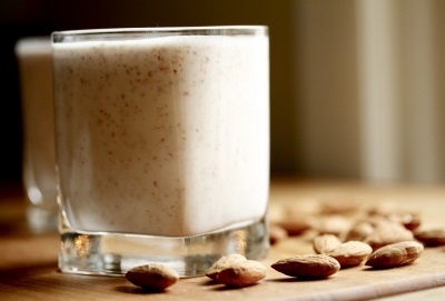  Almond milk from unrefined almonds