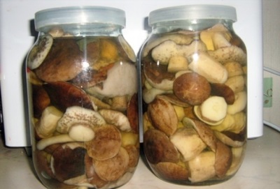  Pickled boletus mushrooms